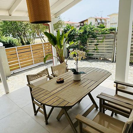 Central Luxury Apartment In Paralia Ofryniou Ofrínion エクステリア 写真