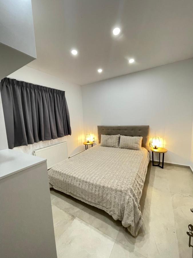 Central Luxury Apartment In Paralia Ofryniou Ofrínion エクステリア 写真