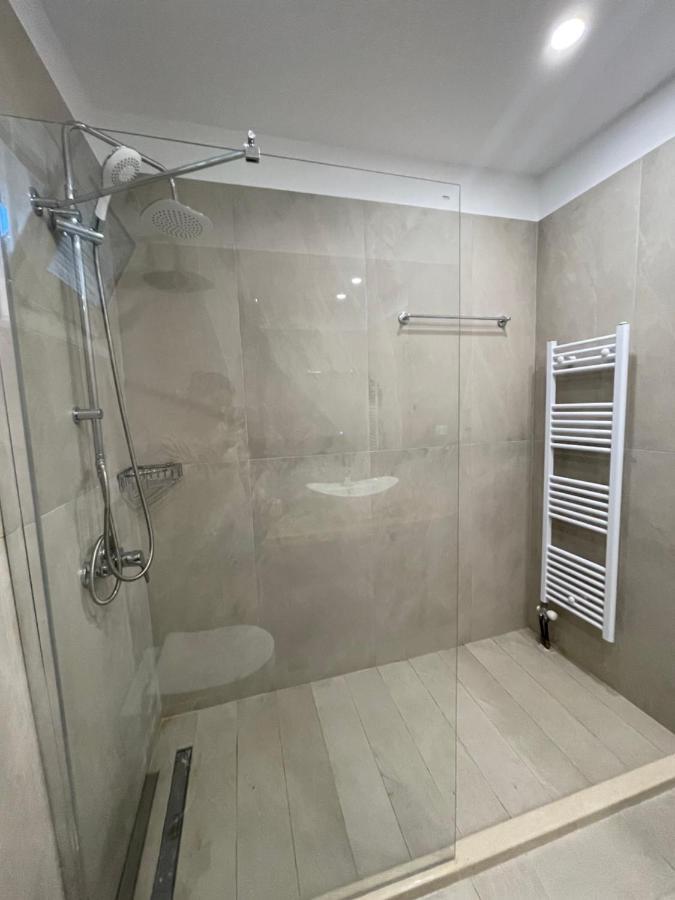 Central Luxury Apartment In Paralia Ofryniou Ofrínion エクステリア 写真