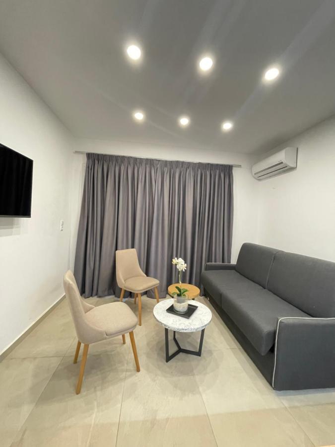 Central Luxury Apartment In Paralia Ofryniou Ofrínion エクステリア 写真