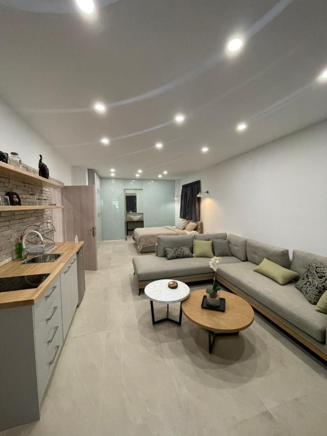 Central Luxury Apartment In Paralia Ofryniou Ofrínion エクステリア 写真